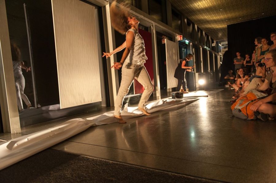 Rote Stille_Performance_Bühnenwerkstatt_2016